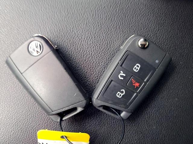 Photo of 2021 Black Volkswagen Jetta