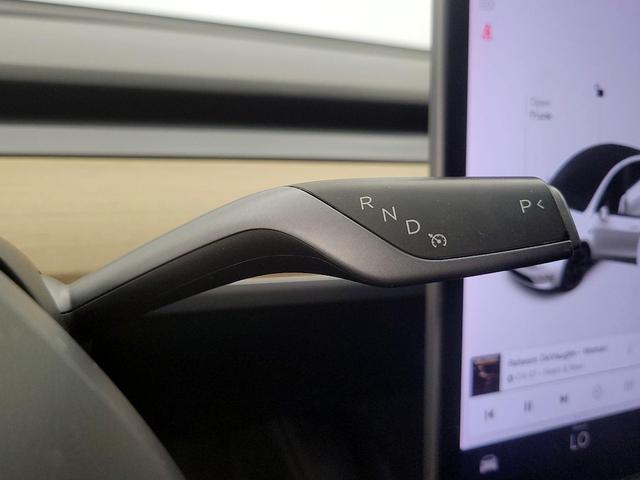 Photo of 2021 White Tesla Model Y