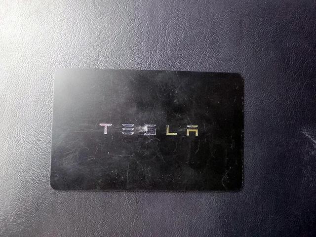 Photo of 2021 White Tesla Model Y