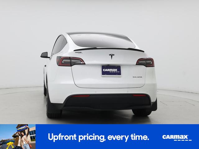 Photo of 2021 White Tesla Model Y