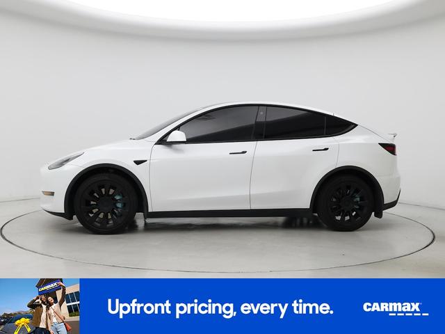 Photo of 2021 White Tesla Model Y