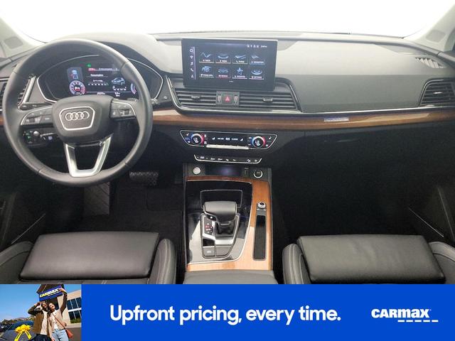 Photo of 2021 White Audi Q5
