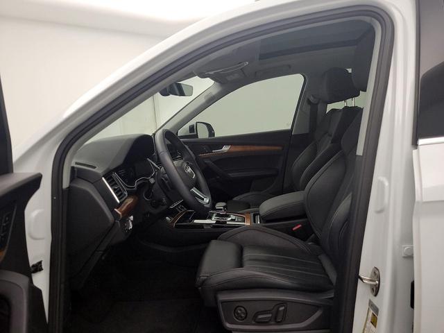 Photo of 2021 White Audi Q5