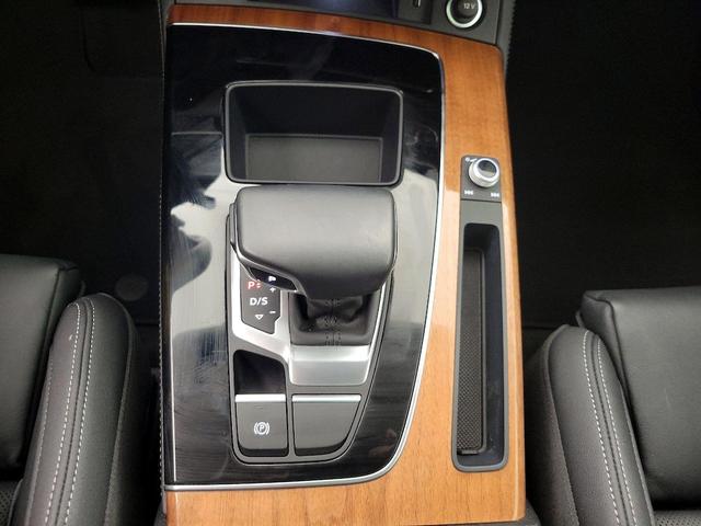 Photo of 2021 White Audi Q5