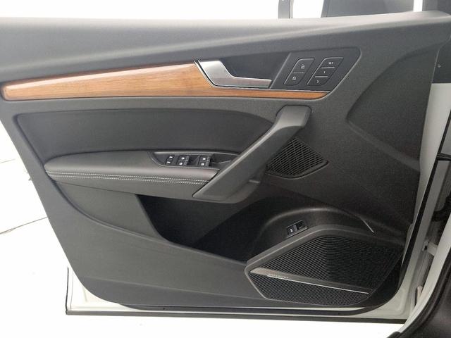Photo of 2021 White Audi Q5
