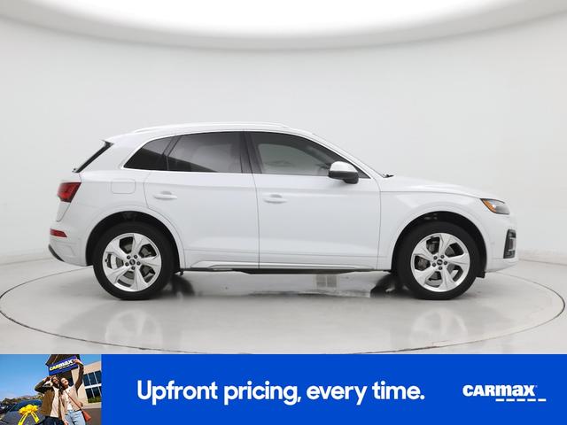Photo of 2021 White Audi Q5