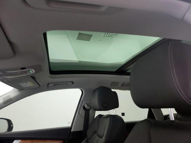 Photo of 2021 White Audi Q5