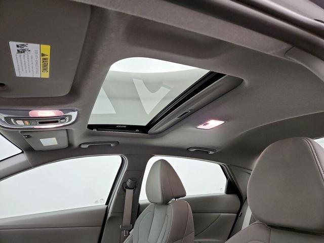 Photo of 2024 Black Hyundai ELANTRA
