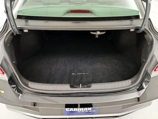 Photo of 2024 Black Hyundai ELANTRA