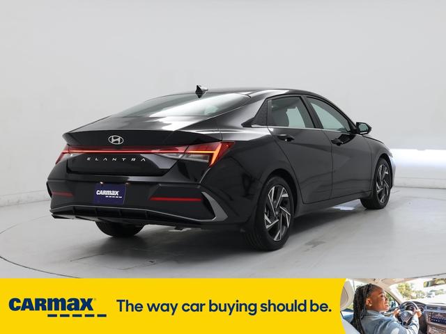 Photo of 2024 Black Hyundai ELANTRA