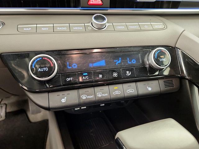 Photo of 2024 Black Hyundai ELANTRA