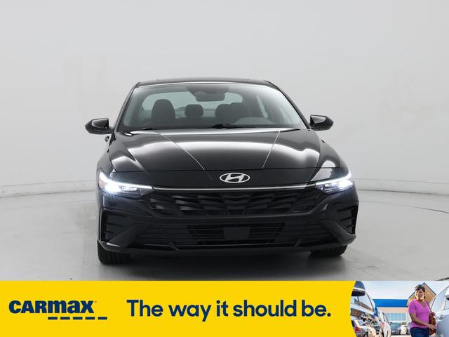 Photo of 2024 Black Hyundai ELANTRA