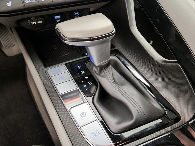 Photo of 2024 Black Hyundai ELANTRA