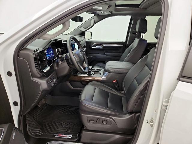 Photo of 2024 White Chevrolet Silverado 1500