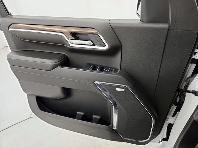 Photo of 2024 White Chevrolet Silverado 1500
