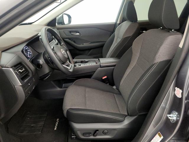 Photo of 2023 Gray Nissan Rogue
