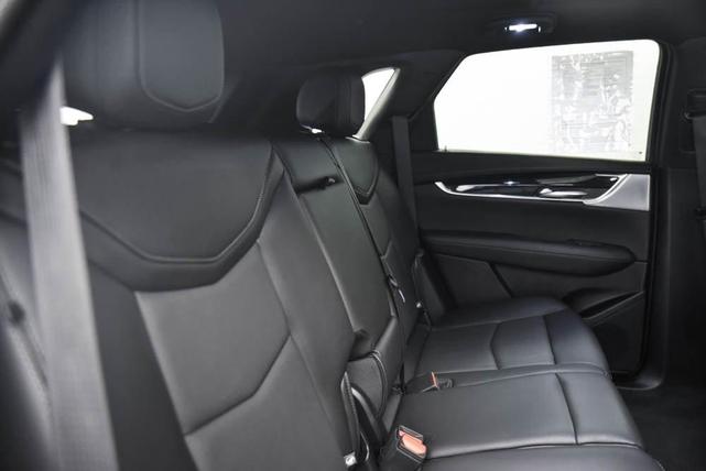 Photo of 2024 Crystal White Tricoat Cadillac XT5