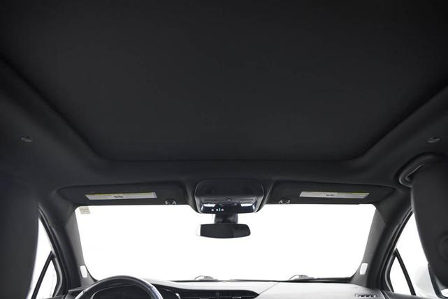 Photo of 2024 Crystal White Tricoat Cadillac XT5