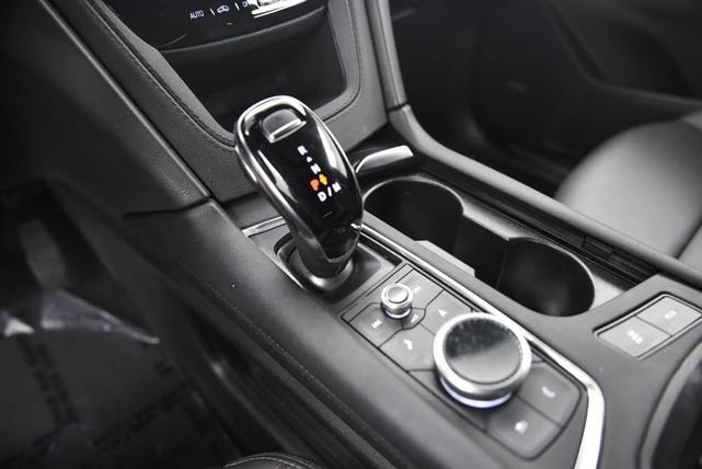 Photo of 2024 Crystal White Tricoat Cadillac XT5