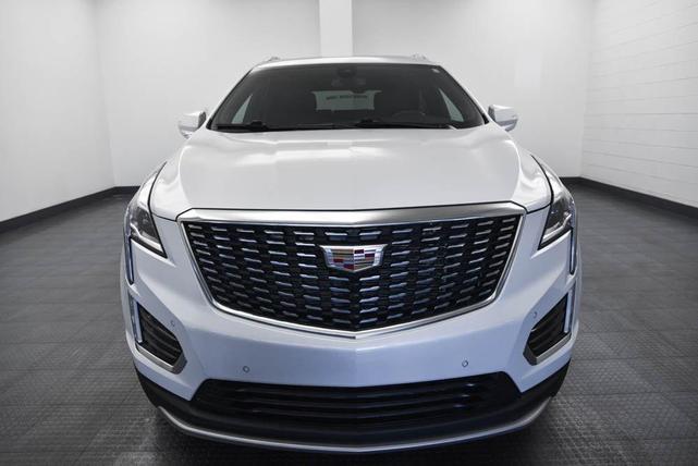 Photo of 2024 Crystal White Tricoat Cadillac XT5