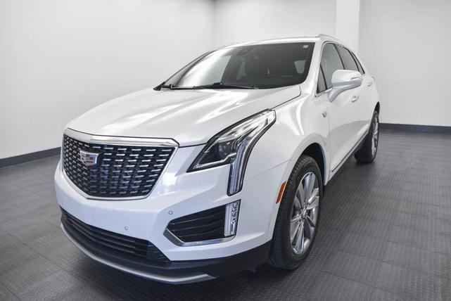 Photo of 2024 Crystal White Tricoat Cadillac XT5