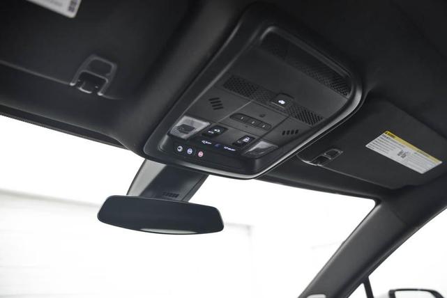 Photo of 2024 Crystal White Tricoat Cadillac XT5