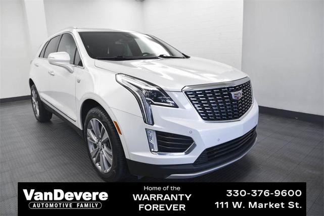 Photo of 2024 Crystal White Tricoat Cadillac XT5