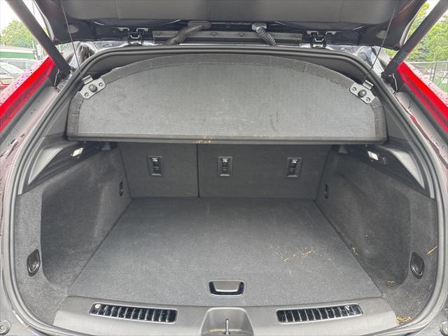 Photo of 2022 Galactic Gray Metallic Cadillac XT4