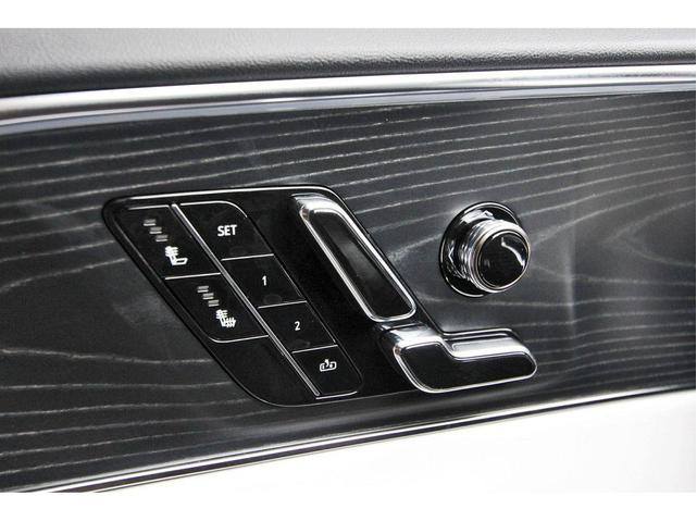 Photo of 2025 Argent Silver Metallic Cadillac LYRIQ