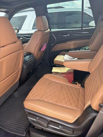 Photo of 2023 Crystal White Tricoat Cadillac Escalade