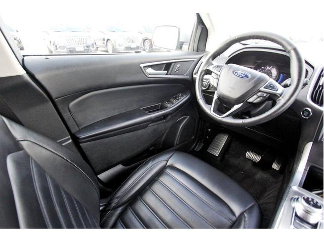 Photo of 2022 Silver Metallic Ford Edge