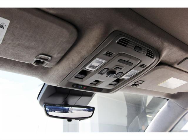Photo of 2021 Crystal White Tricoat Cadillac Escalade
