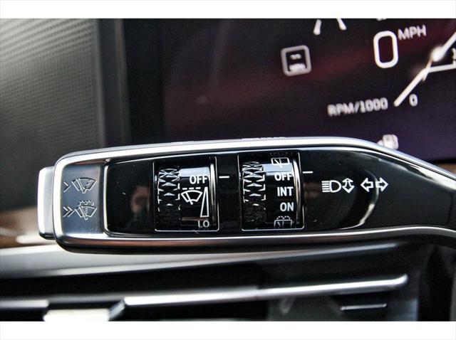 Photo of 2025 Argent Silver Metallic Cadillac Escalade