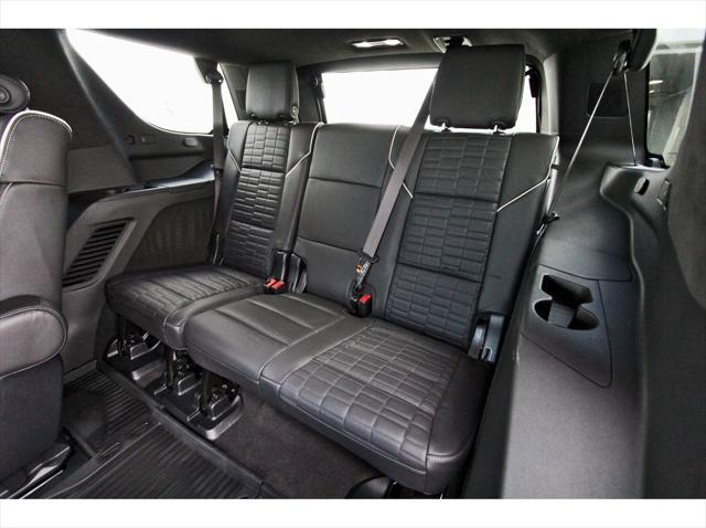 Photo of 2025 Argent Silver Metallic Cadillac Escalade