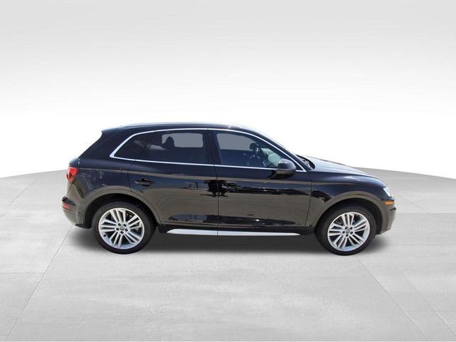 Photo of 2019 Black Audi Q5