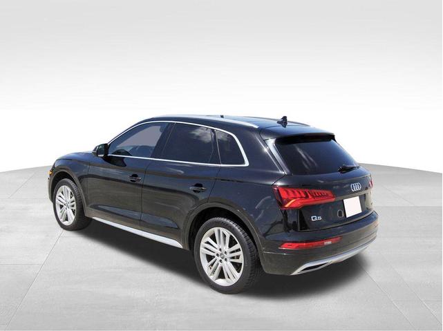 Photo of 2019 Black Audi Q5