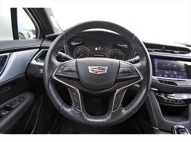Photo of 2022 Crystal White Tricoat Cadillac XT5