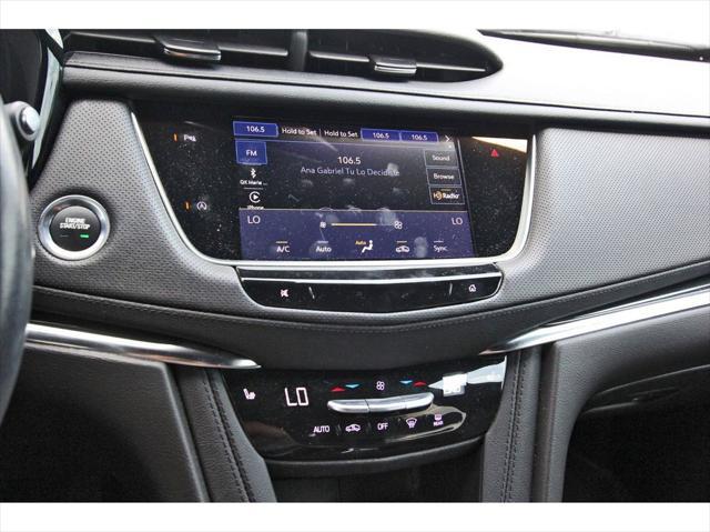 Photo of 2022 Crystal White Tricoat Cadillac XT5