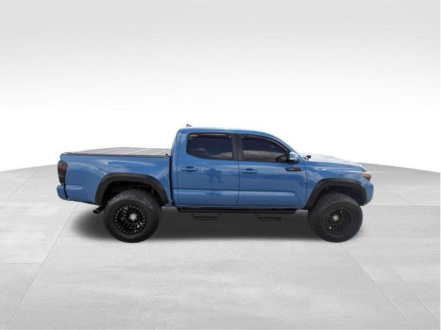 Photo of 2018 Blazing Blue Pearl Toyota Tacoma