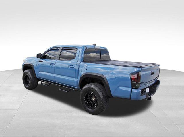 Photo of 2018 Blazing Blue Pearl Toyota Tacoma