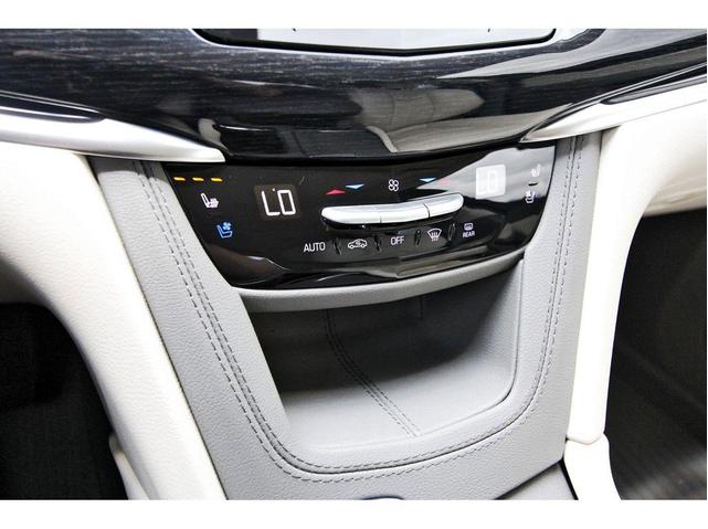 Photo of 2025 Stellar Black Metallic Cadillac XT6