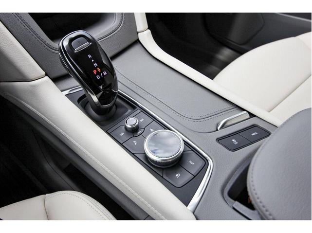 Photo of 2025 Stellar Black Metallic Cadillac XT6