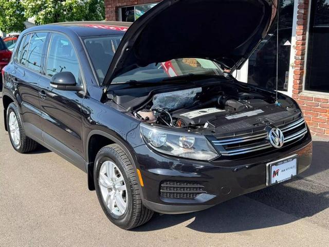 Photo of 2013 Deep Black Metallic Volkswagen Tiguan