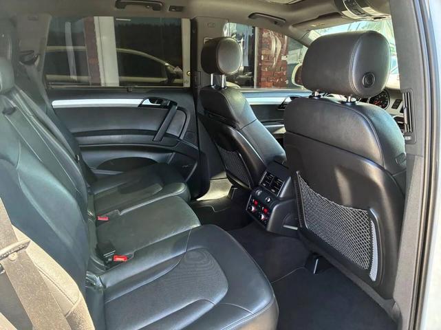 Photo of 2014 White Audi Q7