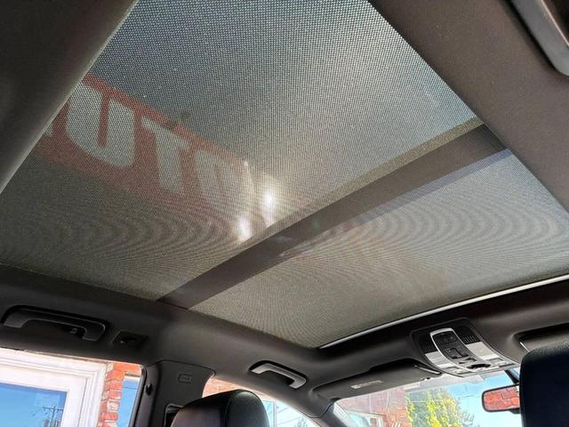 Photo of 2014 White Audi Q7