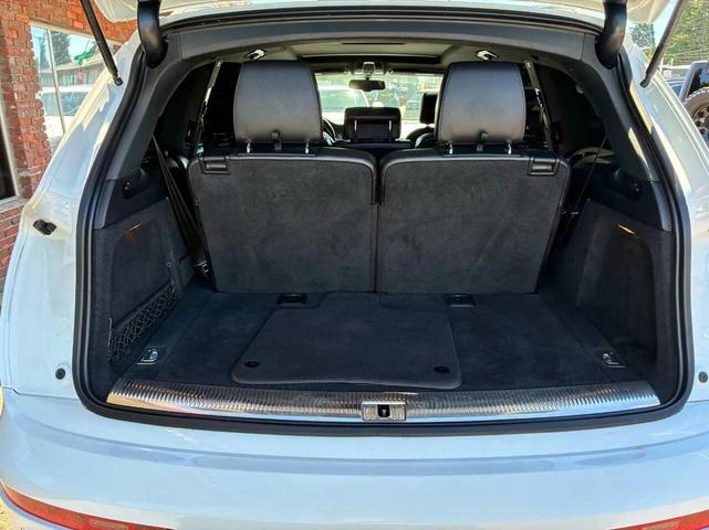Photo of 2014 White Audi Q7