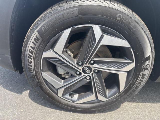 Photo of 2024 Shimmering Silver Hyundai TUCSON Plug-In Hybrid