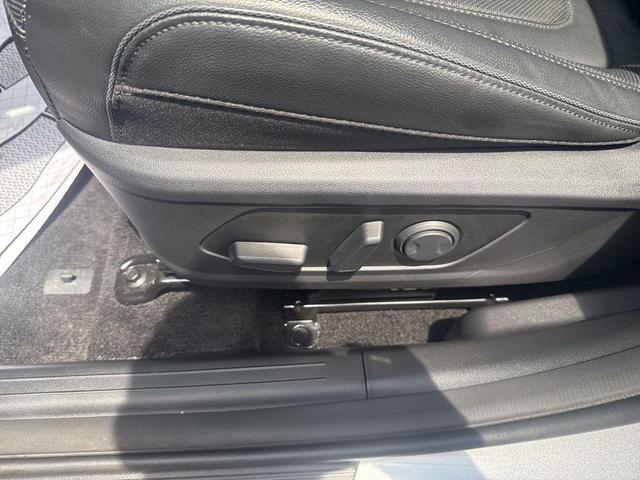 Photo of 2024 Shimmering Silver Hyundai TUCSON Plug-In Hybrid