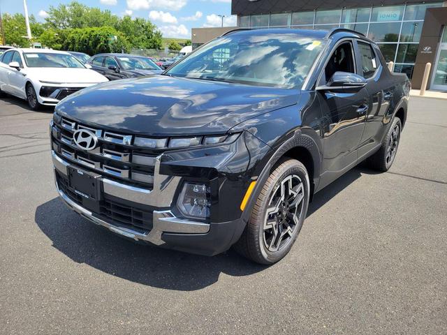 Photo of 2025 Phantom Black Hyundai SANTA CRUZ
