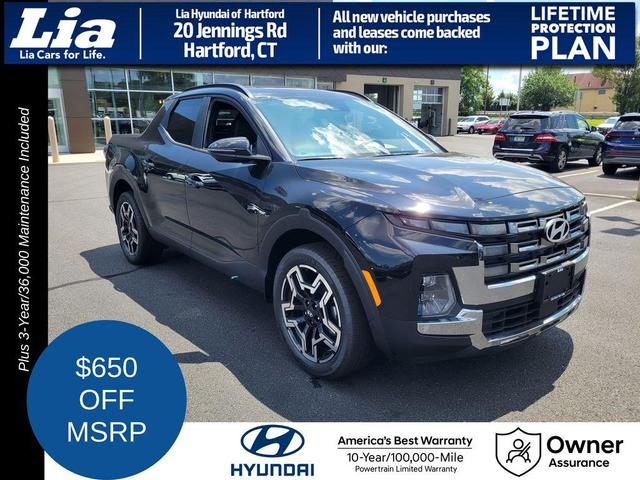 Photo of 2025 Phantom Black Hyundai SANTA CRUZ
